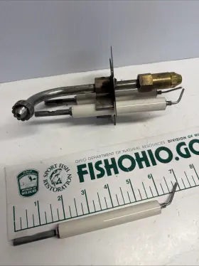 33843-3-8 BECKETT Oil Burner Electrode Nozzle