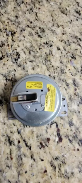 HK06WC070 CARRIER Tridelta Gas Furnace Pressure Switch