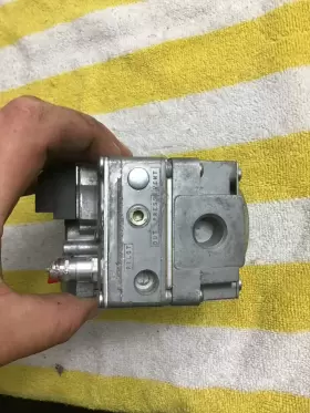 7100DERC FITS ROBERTSHAW Furnace Gas Valve #3