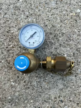 FP-5000 GOSS Propane Melting Smelting Furnace Hose Regulator #3 FP-5000 GOSS Propane Melting Smelting Furnace Hose Regulator #3