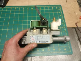 0837100 HONEYWELL Gas Valve Furnace Boiler #2