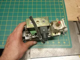 0837100 HONEYWELL Gas Valve Furnace Boiler #3