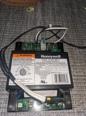 F1075 HONEYWELL Buderus Aquastat Senaor