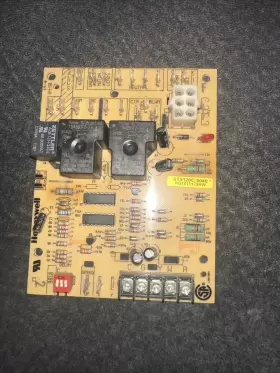 HQ1011179HW HONEYWELL Furnace Control Circuit Board