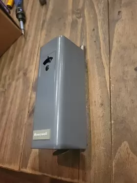 L4006A HONEYWELL Aquastat High Limit Relay Boiler Water #2