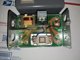 L8148 HONEYWELL Aquastat High Limit Relay Boiler Control #2
