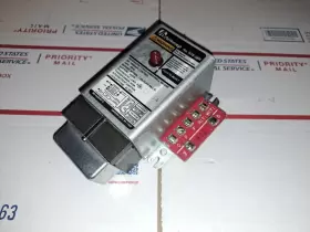 R8184M HONEYWELL Sid Harveys Oil Burner Control Furnace #2