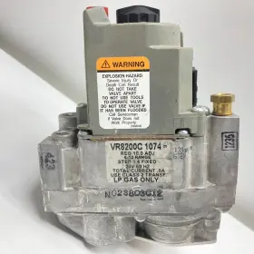 VR8200C1074 HONEYWELL Gas Valve Furnace Lp