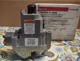 VR8300C4506 HONEYWELL Vac Dual Pilot Gas Valve #2