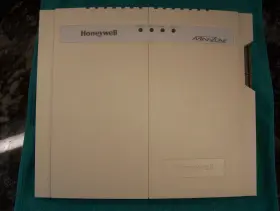 EMM-3 MASTERTROLL Honeywell Zone Control Panel Troll