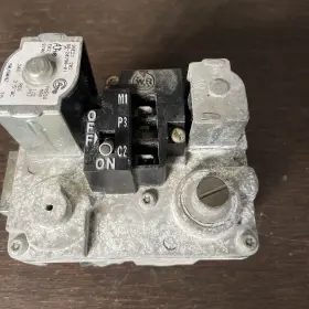 60-24290-01 RHEEM Rodgers Gas Valve Ruud Weather King #3