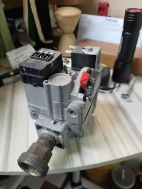 7F4F7G538 ROBERTSHAW Hvac Furnace Gas Valve #3
