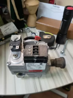 7F4F7G538 ROBERTSHAW Hvac Furnace Gas Valve