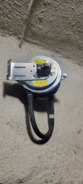 024-27657-000 TRIDELTA Dual Pressure Switch #3