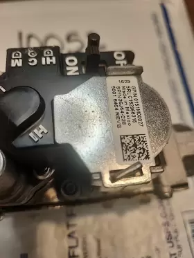 36J54-238 WHITE RODGERS Emerson Manifold Furnace Gas Valve #2