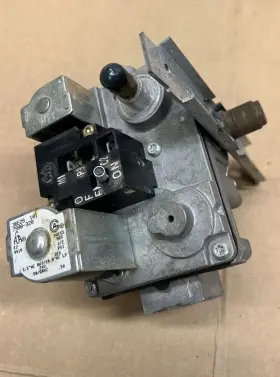 7990-328 YORK COLEMAN EVCON Gas Valve Rodgers